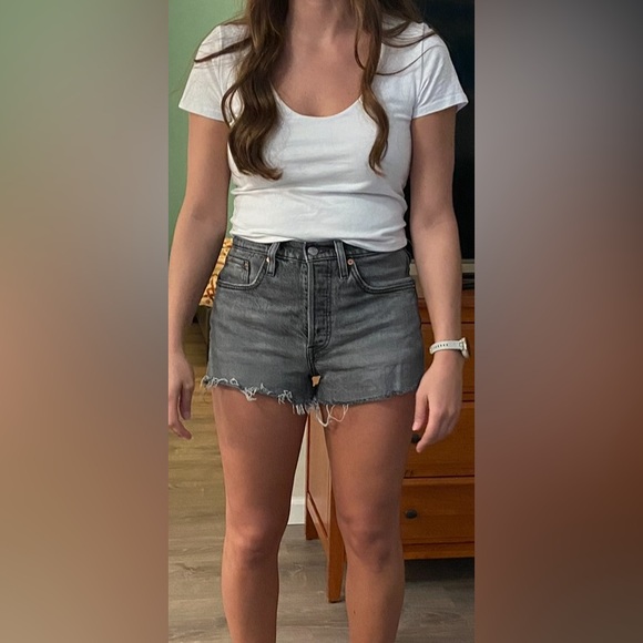 Women’s Abercrombie & Fitch Scoop Neck T-Shirt - Picture 4 of 4